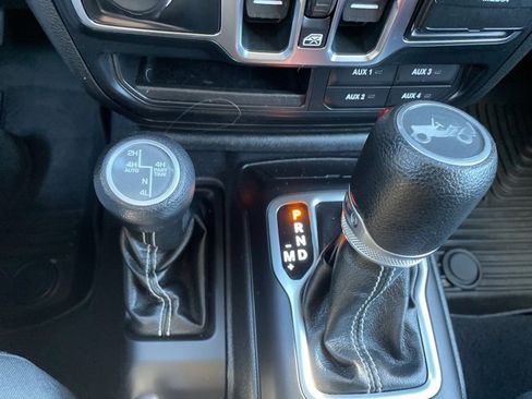 Used 2019 Jeep Wrangler Unlimited Sahara w/ Advanced Safety Group image 29