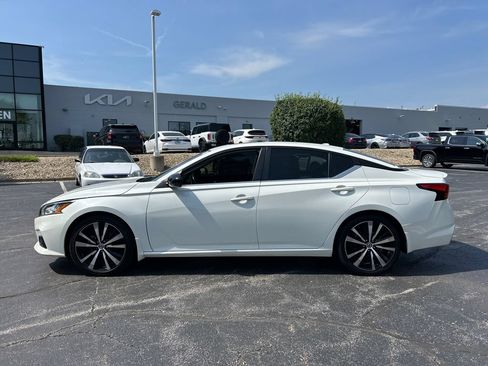 Used 2021 Nissan Altima 2.0 SR FWD image 11