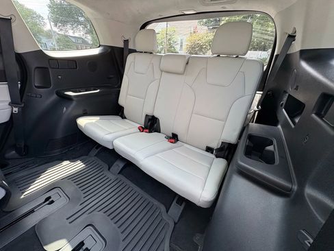 Used 2020 Kia Telluride SX w/ SX Prestige Package image 16