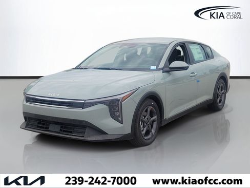 New 2026 Kia K4 FWD image 3