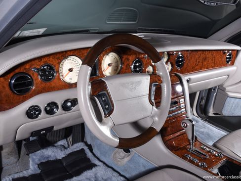 Used 2005 Bentley Arnage R image 25