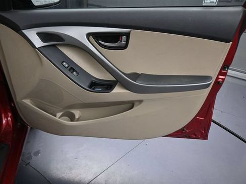 Used 2016 Hyundai Elantra SE FWD image 13