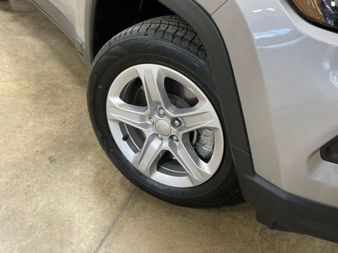 Used 2023 Jeep Compass Sport AWD/4WD image 11