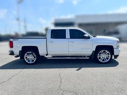 Used 2018 Chevrolet Silverado 1500 LT w/ True North Edition AWD/4WD image 8