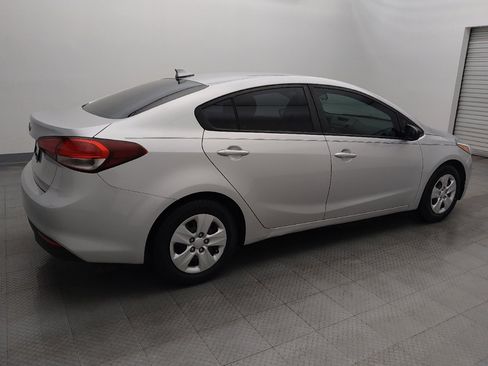 Used 2017 Kia Forte LX image 10