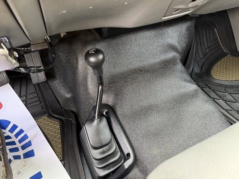 Used 2004 Ford F350 XLT image 22