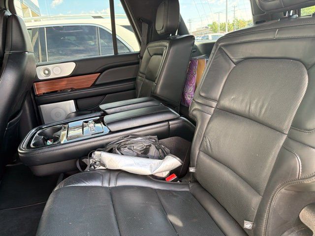 Used 2019 Lincoln Navigator Reserve w/ Cargo Package AWD/4WD image 6