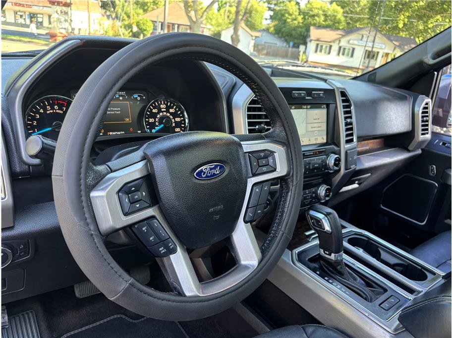 Used 2016 Ford F150 Platinum w/ Equipment Group 701A Luxury AWD/4WD image 17