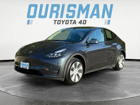 Used 2024 Tesla Model Y Long Range image 3