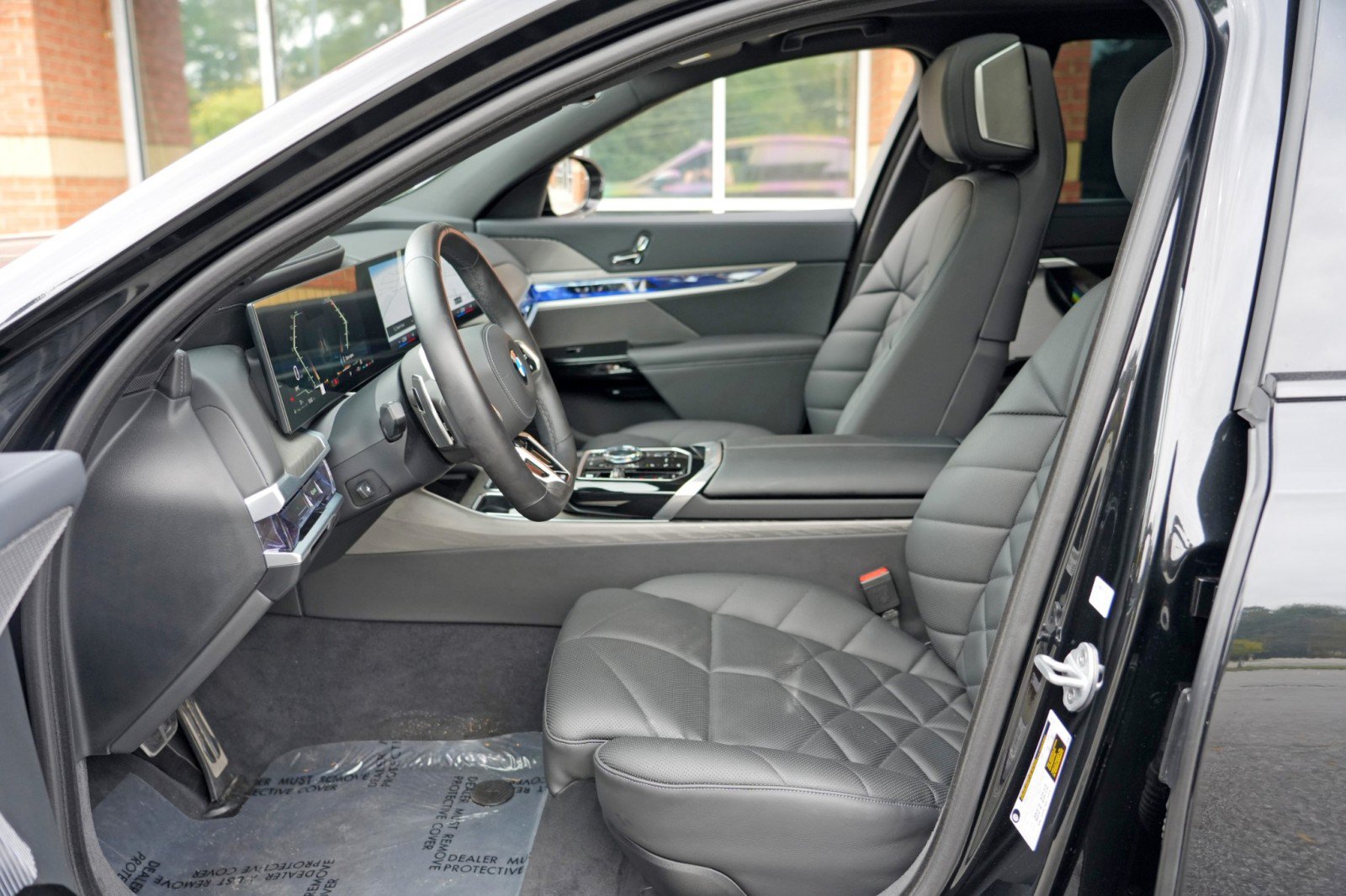 Used 2025 BMW 740i w/ Premium Package RWD image 17