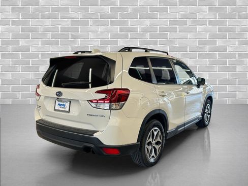 Used 2022 Subaru Forester Premium image 5