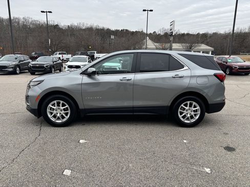 Used 2024 Chevrolet Equinox LT image 2