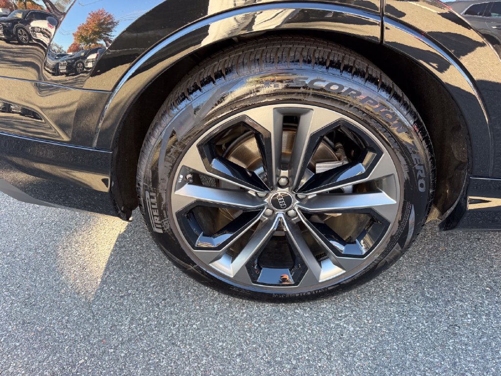 Used 2026 Audi Q7 3.0T Premium Plus w/ Premium Plus Package AWD/4WD image 11
