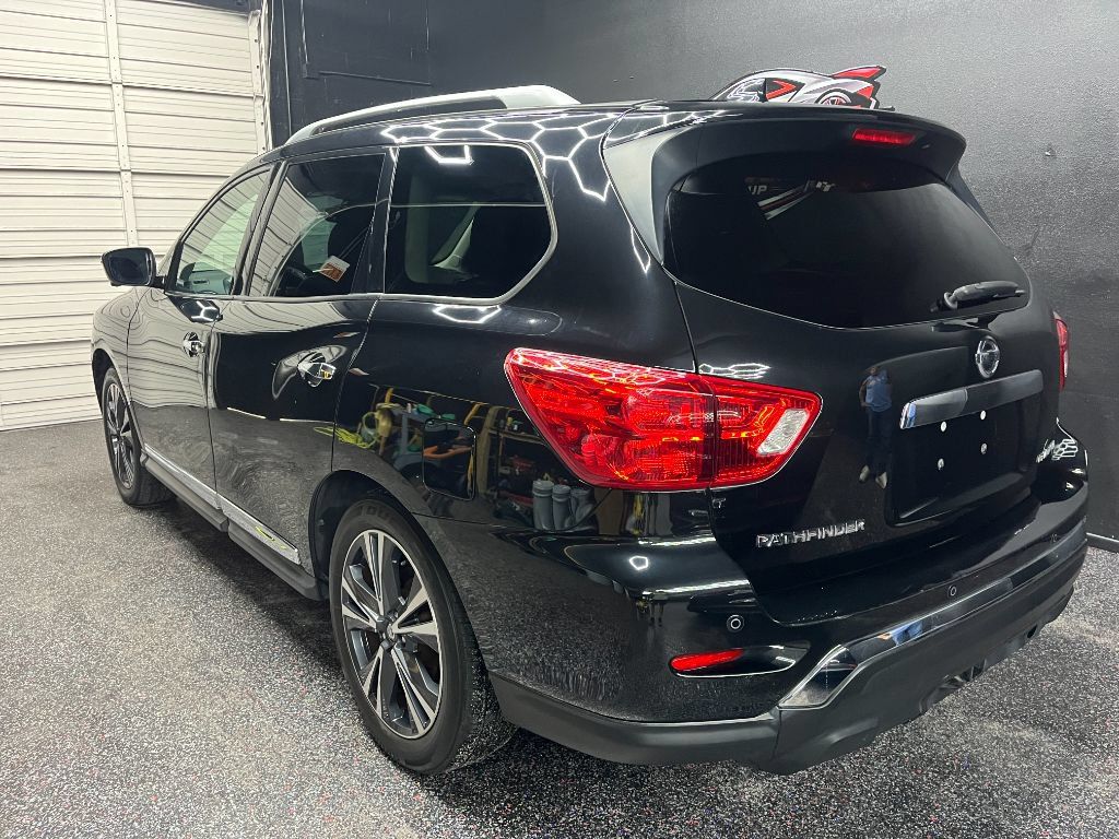 Used 2020 Nissan Pathfinder Platinum FWD image 5