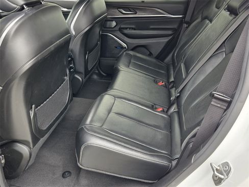 Used 2022 Jeep Grand Cherokee Overland w/ Adv Protech Group III image 11