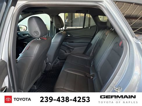 Used 2024 Chevrolet Trax RS w/ Sunroof Package FWD image 18