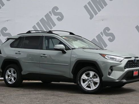 Used 2019 Toyota RAV4 XLE w/ Convenience Package AWD/4WD image 3