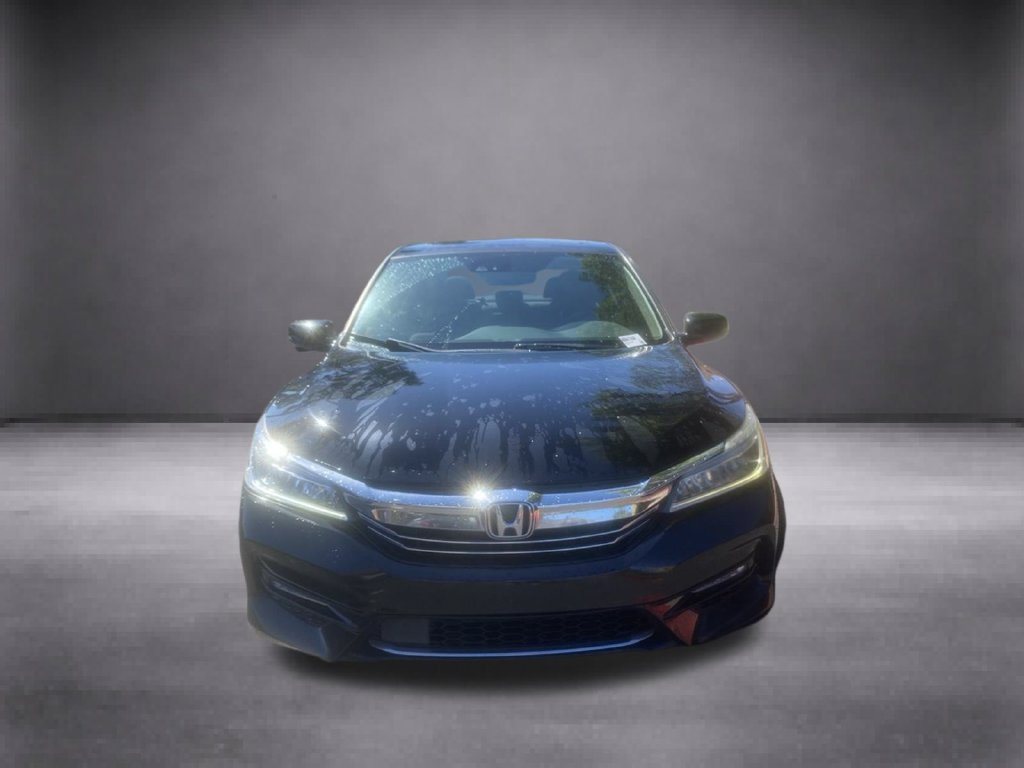 Used 2017 Honda Accord Touring image 3
