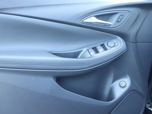 Used 2025 Buick Encore GX Sport Touring w/ Advanced Technology Package image 9