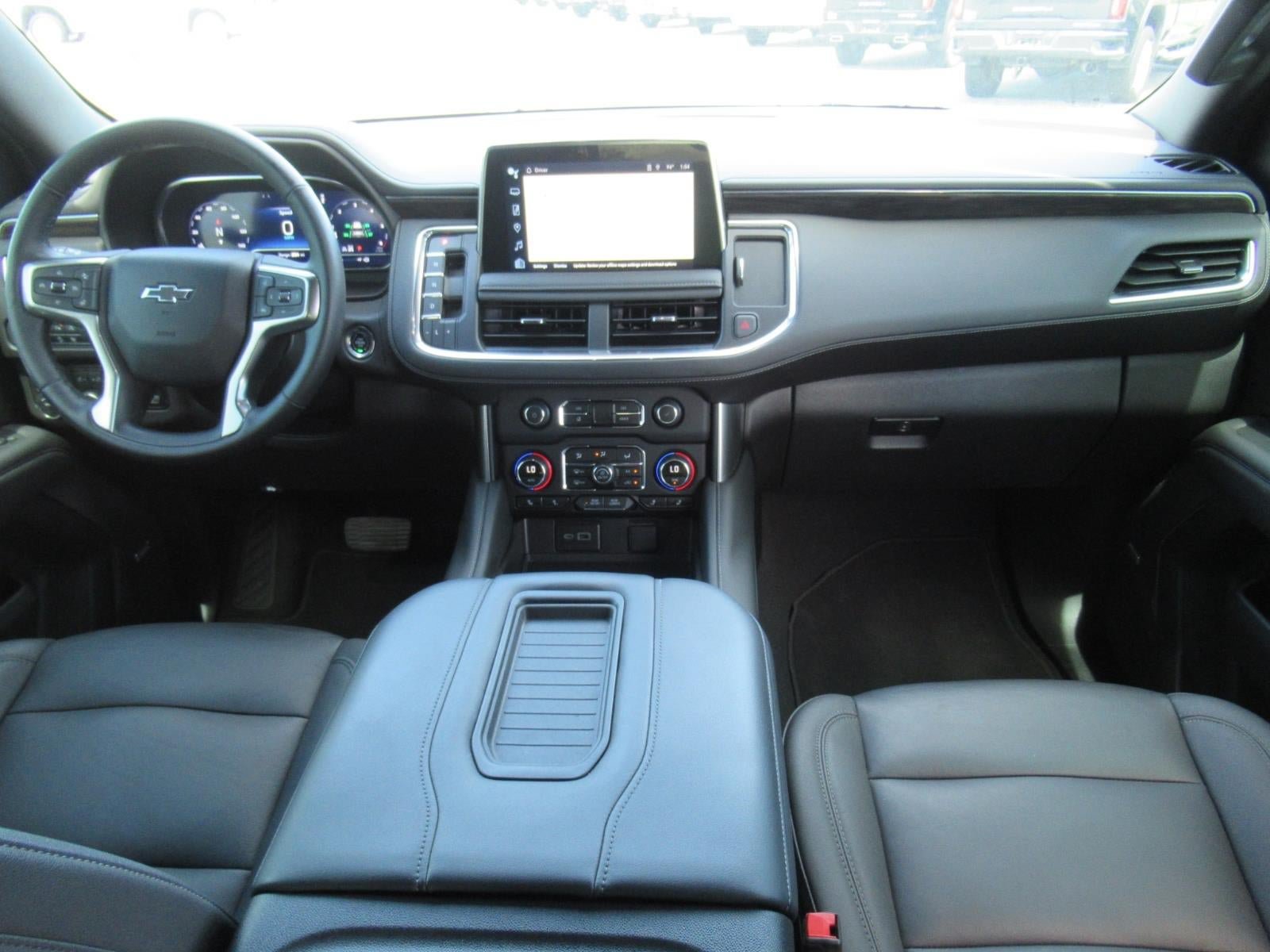 Used 2023 Chevrolet Suburban Z71 w/ Luxury Package AWD/4WD image 13