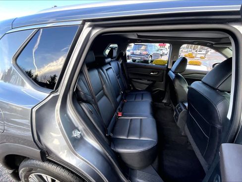 Used 2023 Nissan Rogue SV w/ SV Premium B Package image 16