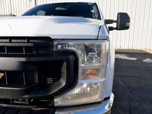 Used 2022 Ford F250 XL w/ Power Equipment Group image 11