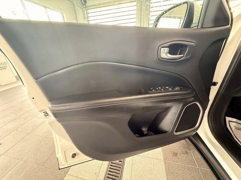 Certified 2020 Jeep Compass Latitude w/ Popular Equipment Group image 32