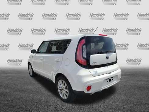 Used 2019 Kia Soul + FWD image 8