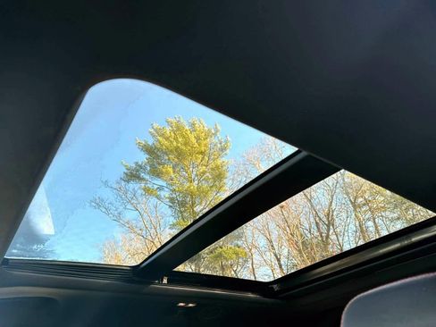 Used 2024 Ford Explorer ST-Line w/ Class IV Trailer Tow Package image 19