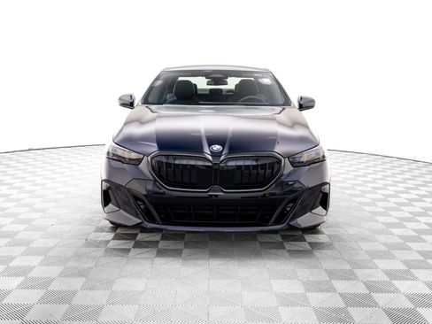 Certified 2026 BMW 530i xDrive w/ M Sport Package AWD/4WD image 9