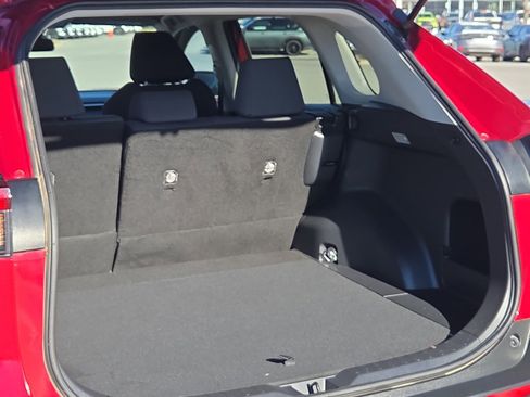 Used 2020 Toyota RAV4 LE image 9