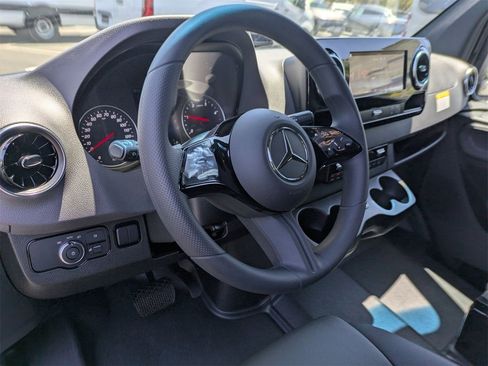 New 2025 Mercedes-Benz Sprinter 2500 image 5