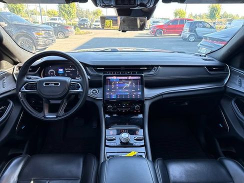 Used 2022 Jeep Grand Cherokee L Overland w/ Advanced Protech Group III AWD/4WD image 27