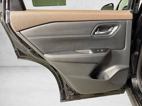 Used 2023 Nissan Rogue SL FWD image 23