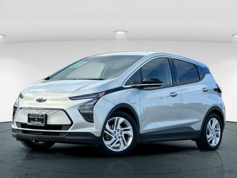 Used 2022 Chevrolet Bolt LT image 2