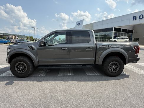 Used 2019 Ford F150 Raptor w/ Equipment Group 802A Luxury AWD/4WD image 8