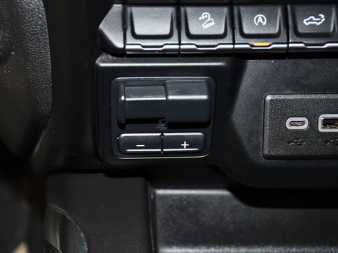 Used 2019 Chevrolet Silverado 1500 LT w/ All-Star Edition AWD/4WD image 28