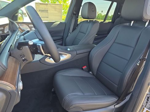 New 2025 Mercedes-Benz GLS 450 4MATIC image 14