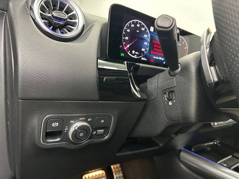 Used 2026 Mercedes-Benz GLA 250 4MATIC image 34