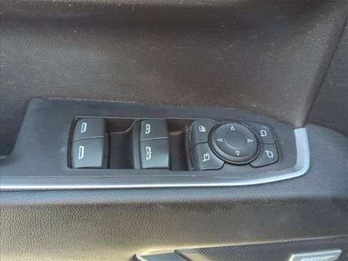 Used 2023 GMC Sierra 1500 SLT w/ SLT Premium Package AWD/4WD image 9