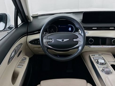 Used 2023 Genesis GV70 2.5T AWD/4WD image 18
