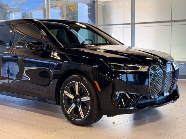 Used 2024 BMW iX xDrive50 w/ Premium Package AWD/4WD image 9
