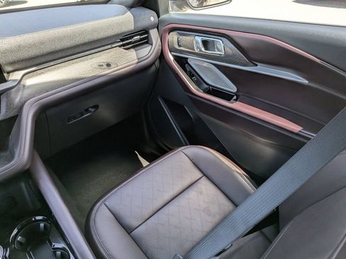 Used 2026 Ford Explorer Platinum RWD image 18