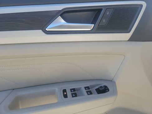 Used 2022 Volkswagen Atlas SE image 19