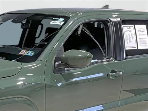 Used 2023 Nissan Frontier SV w/ SV Convenience Package AWD/4WD image 8
