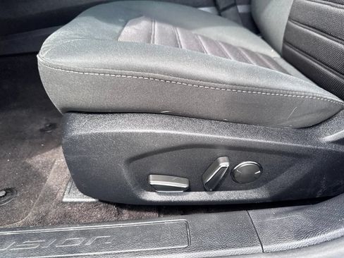 Used 2020 Ford Fusion SE FWD image 12