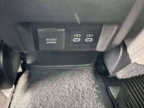 Certified 2025 Toyota Tacoma TRD Off-Road AWD/4WD image 23