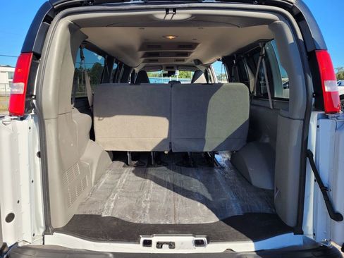 Used 2024 Chevrolet Express 3500 LT w/ LT Preferred Equipment Group image 28