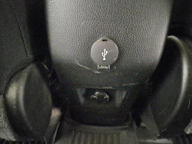 Used 2018 Toyota RAV4 LE FWD image 19