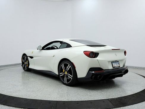 Used 2020 Ferrari Portofino image 3